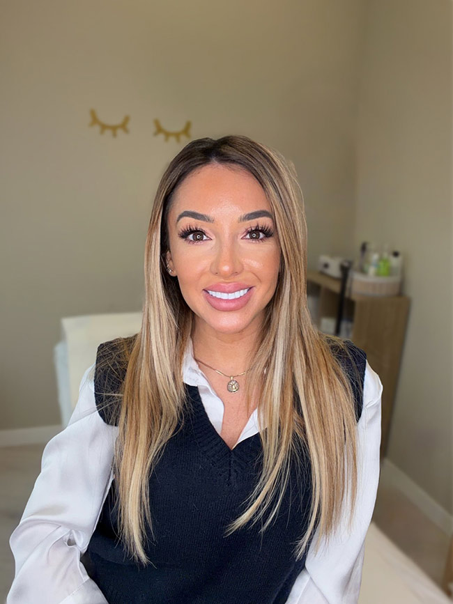 Anabella-especialista-diseño-cejas-en-Madrid